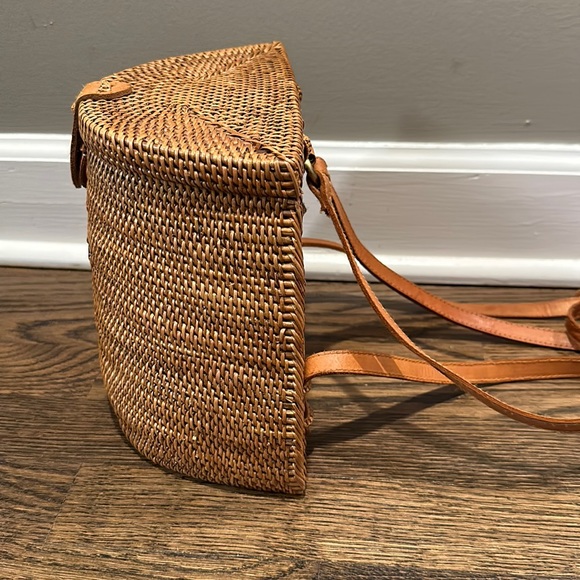 Handmade Raffia Backpack - Picture 2 of 4